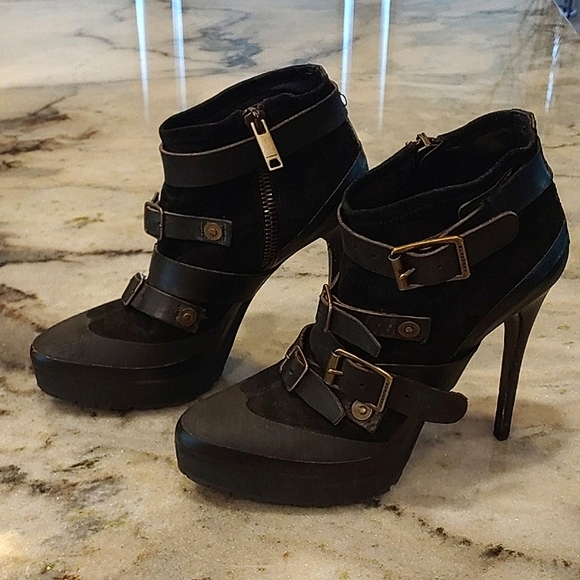 Burberry High Heeled Leather Booties Boots 41 EU - Picture 3 of 9
